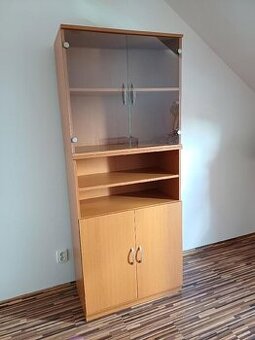 Dvě samostatné skříňky ve výborném stavu