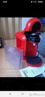 Kavovar Tassimo na kaplse a stojan