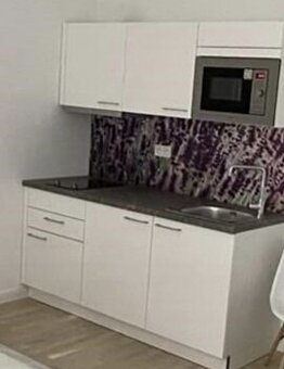 Kuchyňská linka včetně spotřebičů