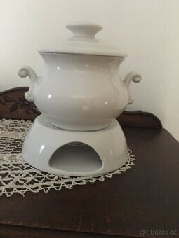 Hrneček s víkem a ohřívadlo