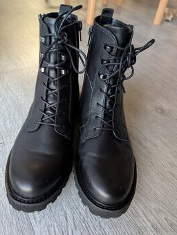 Kotníkové šněrovací kožené boty Remonte (Rieker), vel. 39