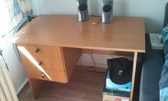 Stůl počítačový