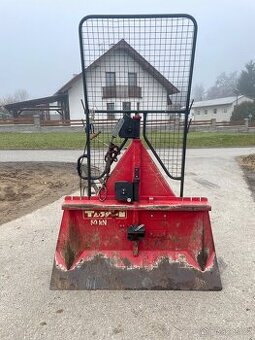 Naviják za traktor Tajfun 5T -krásný stav—kardan v ceně-