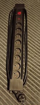 Zásuvková lišta s ochranou proti přepětí, 8 zásuvek 230V