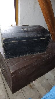 Starožitné truhly a vojenské bedny