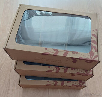 Krabice na vánoční ozdoby s okénkem