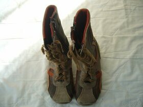 Prodám dívčí vysoké boty