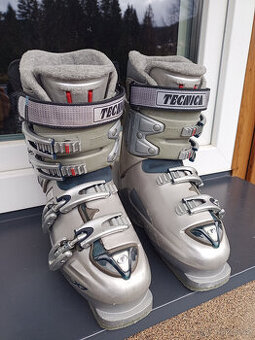 Lyžeřské boty dámské vel. 24