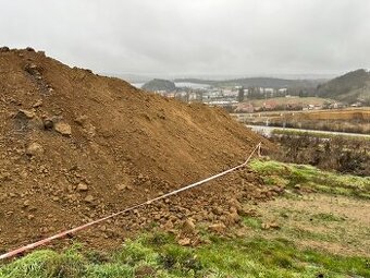 Hlína, zemina - ZDARMA