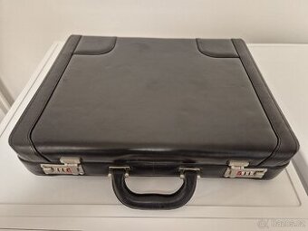 Kožený pracovní atache kufr s čísel. zámkem.