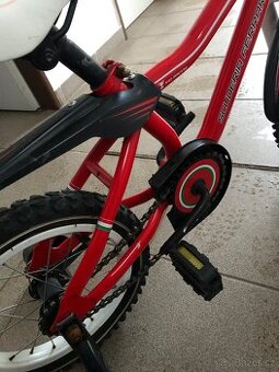 Detske kolo s postrannimi kolecky