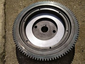 Prodám setrvačník na Trabant