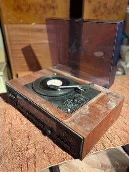 Retro gramofon TESLA 1032A "Synkopa" – Made in Czechoslova