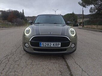 Mini Cooper – automat – panoramatická střecha