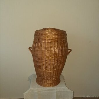 PROUTĚNÝ KOŠ NA PRÁDLO