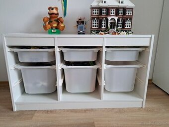 Úložná sestava s krabicemi