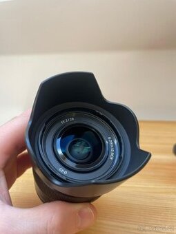 Sony FE 28mm f/2 SEL – JAKO NOVÝ + Záruka do 07/2026