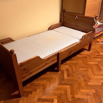 Dětská a dospělá postel IKEA