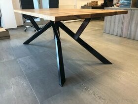 Ponúkam na predaj štýlové oceľové podstolie. Podstolie je po