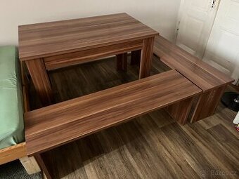 Jídelní stůl + lavice k sezení