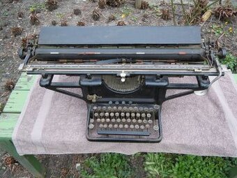 STARÝ PSACÍ STROJ  REMINGTON 12