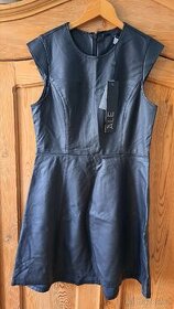 Černé polyuretanové šaty zn.ALE, vel. L/XL - 1