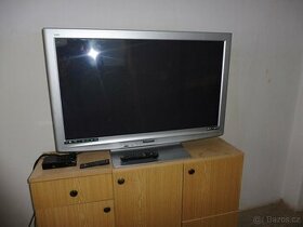 Televize  PANASONIC  úhl. 106 cm. - 1