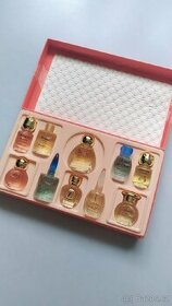 Sada francouzských parfémů v krabičce