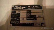zetor 8011 výrobní štítek