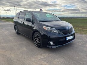Toyota Sienna SE motor 3.5 V6, 8 místná s odpisem DPH
