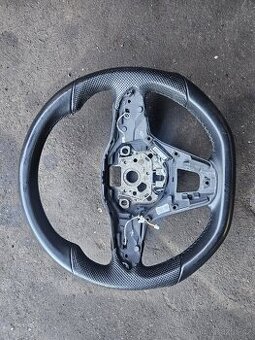 VW golf 8 volant perforovaná kůže
