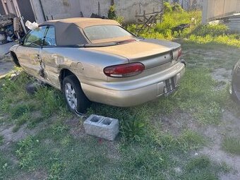 Chrysler Sebring cabrio na dily nebo na opravu motor 2.5 ben