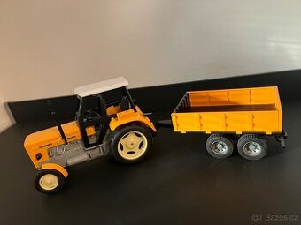 Traktor s vleckou Ursus C-360