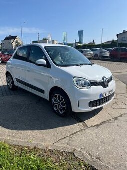 Renault Twingo ZE 2022 elektrické 33 tis. Km 100 km 60 Kč