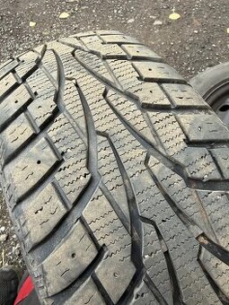 185/60R15 zimní pneu