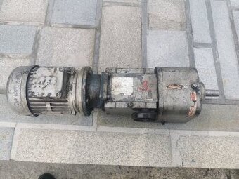 Motor s převodovkou a variátorem č.3