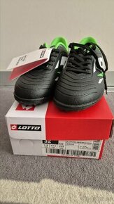 Prodám nové turfy/kopačky na umělou trávu, vel. 32