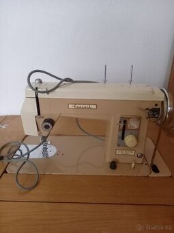 Daruji šicí stroj Lucznik