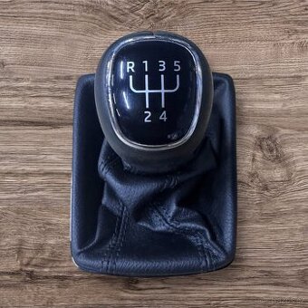 Škoda Fabia 3 - kožená řadící páka s manžetou