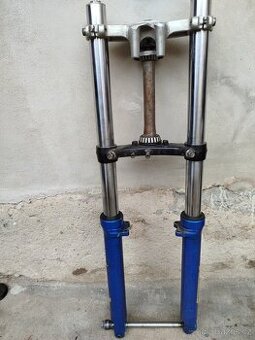 Yamaha fzr 600    3he. Rok 1991 vidlice