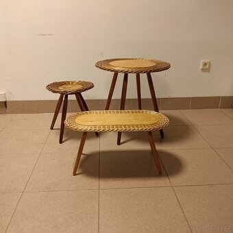 3ks stolíků na květiny