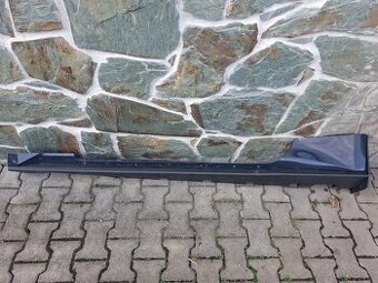 Ford Mustang 2025 L prahová lišta