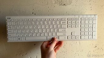 Bezdrátová dobíjecí klávesnici Yenkee Trim YKB 2000 (CZ/SK)