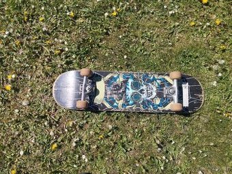 skateboard