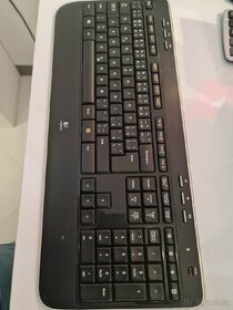 Logitech K520 Wireless Keyboard 

