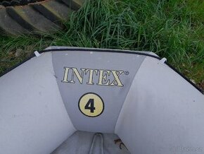 Člun Intex 4