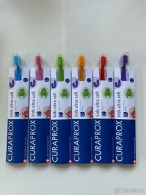 Zubní kartáček Curaprox Kuds 4-12let mix barev