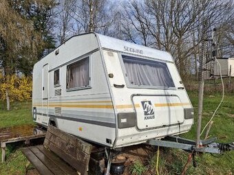Karavan Knaus Sudwind s předstanem