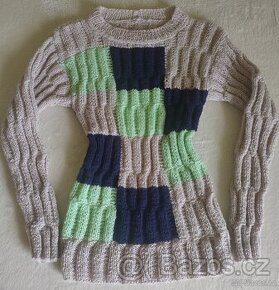 NOVÝ, RUČNĚ PLETENÝ, LEHKÝ, PATCHWORK SVETŘÍK: S (nenošený)