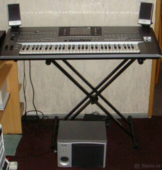 Yamaha Tyros 5 61 v dobrém, dobře udržovaném stavu. - 1